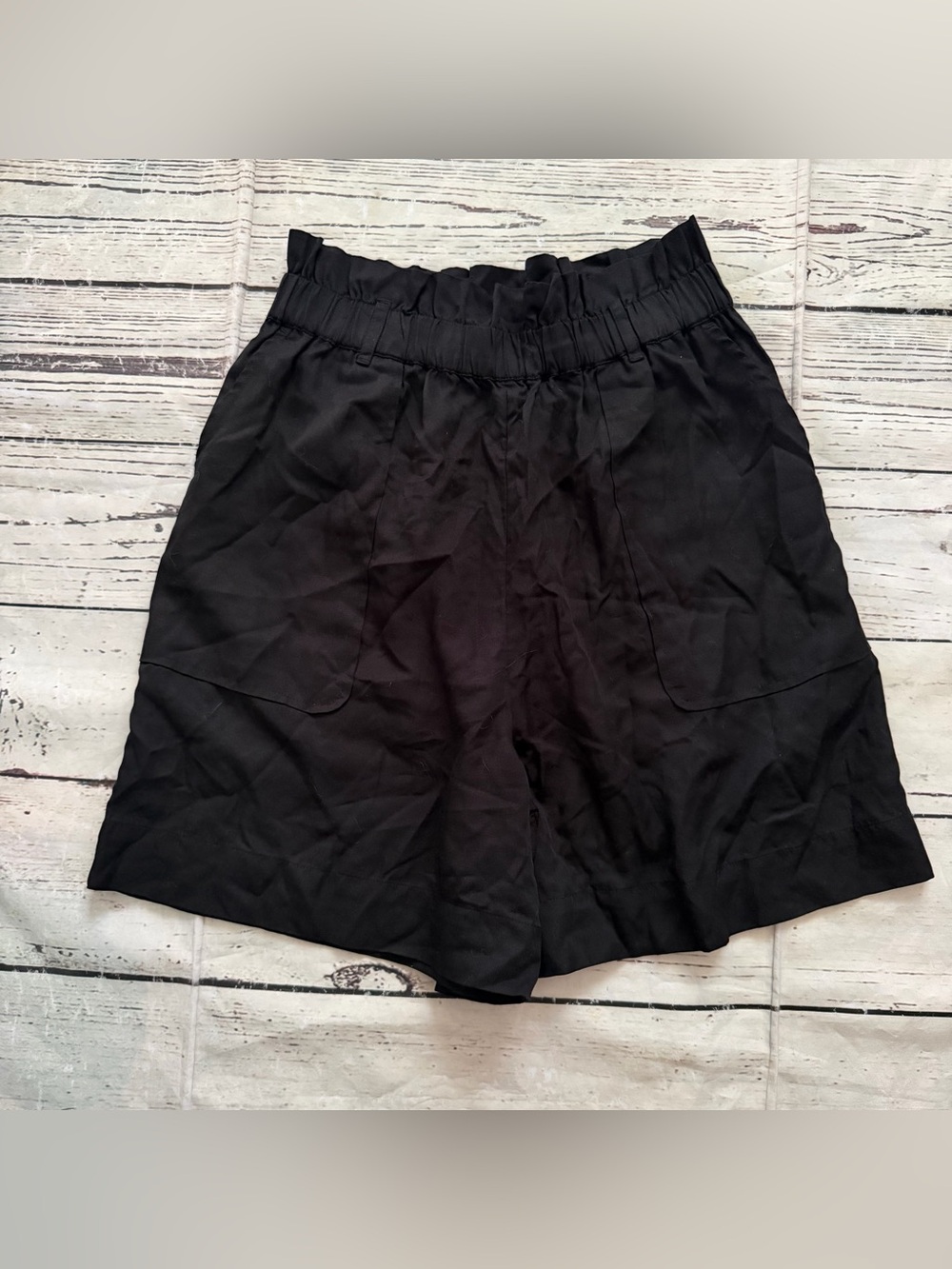 Elastic High-Waist Black Paperbag Bermuda Shorts